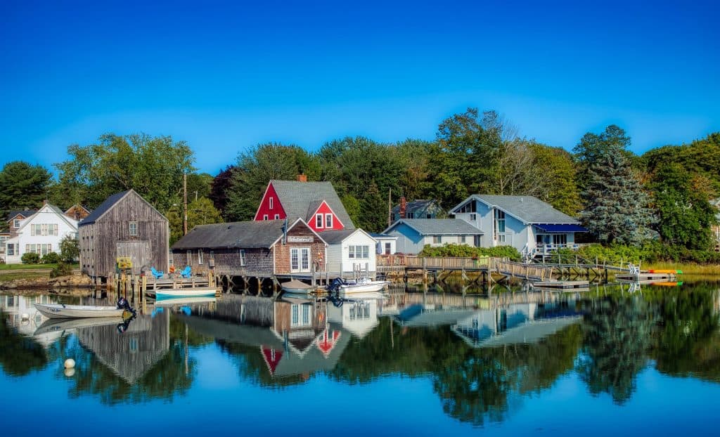 Waterfront home in Maine - place to work remotely