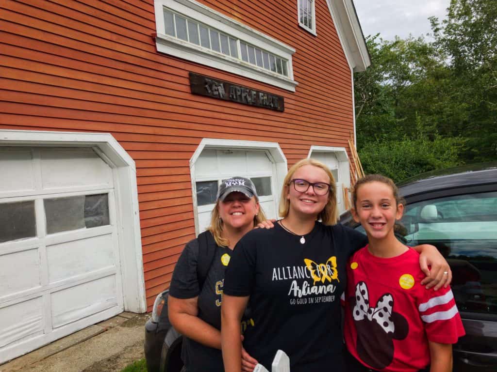 Family at Ten Apple Farm