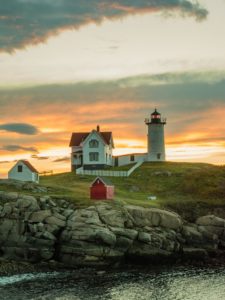 Finding Local Contractors in Maine: 6 CRITICAL Things To Know 2024