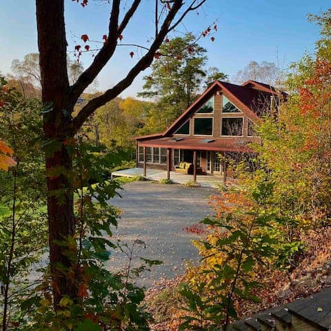 Modern Maine Ski Retreat: Wire Bridge